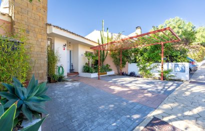 Resale - House - Detached Villa - Estepona - Estepona Centro