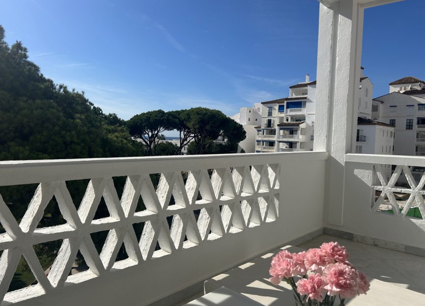 Resale - Apartment - Middle Floor Apartment - Marbella - Puerto Banús