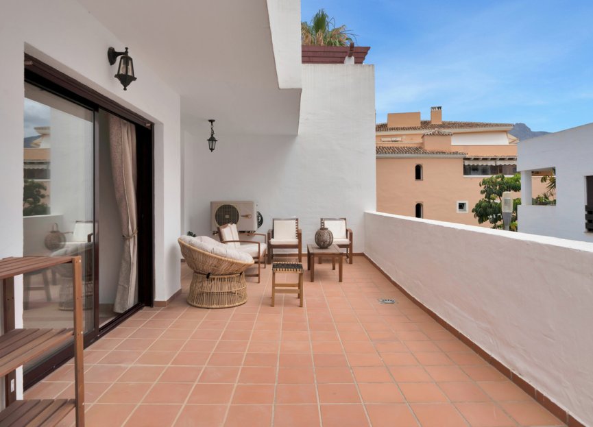 Resale - Apartment - Ground Floor Apartment - Marbella - Nueva Andalucia