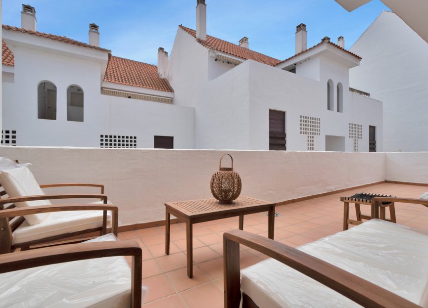 Resale - Apartment - Ground Floor Apartment - Marbella - Nueva Andalucia