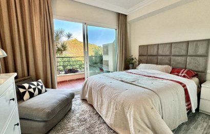 Resale - Apartment - Middle Floor Apartment - Marbella - Nueva Andalucia