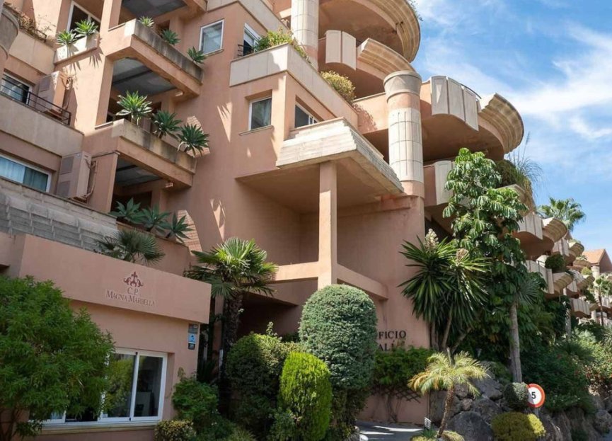 Resale - Apartment - Middle Floor Apartment - Marbella - Nueva Andalucia