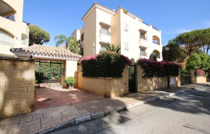 Resale - Apartment - Middle Floor Apartment - Marbella - Elviria