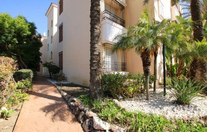 Resale - Apartment - Middle Floor Apartment - Marbella - Elviria