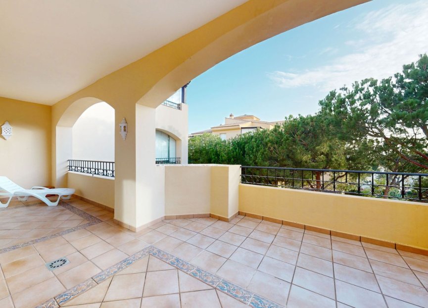 Resale - Apartment - Middle Floor Apartment - Marbella - Elviria