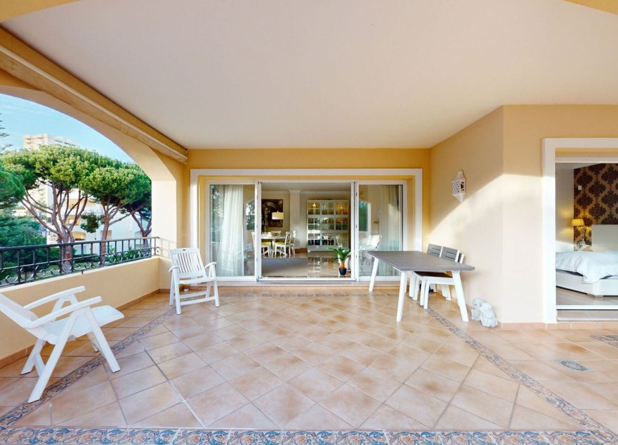 Resale - Apartment - Middle Floor Apartment - Marbella - Elviria