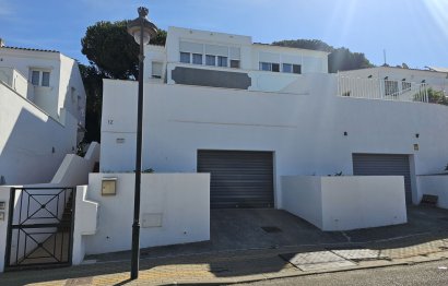 Resale - House - Semi-Detached House - Marbella - Cabopino