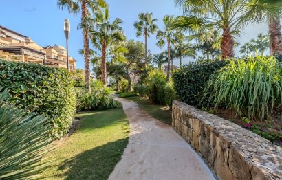 Resale - Apartment - Middle Floor Apartment - Marbella - Puerto Banús