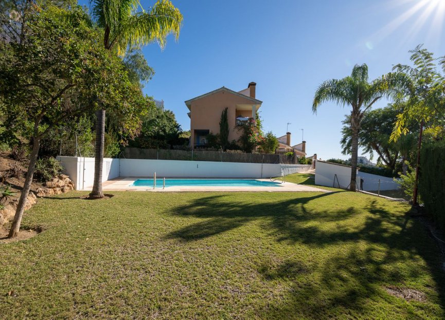 Resale - House - Semi-Detached House - Estepona - Estepona Centro