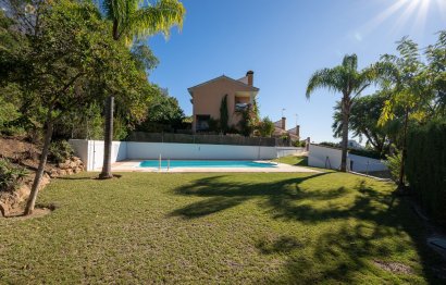 Resale - House - Semi-Detached House - Estepona - Estepona Centro