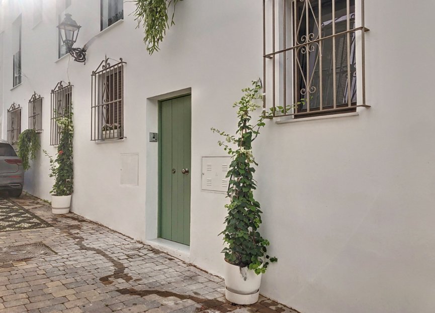 Resale - House - Townhouse - Estepona - Estepona Centro