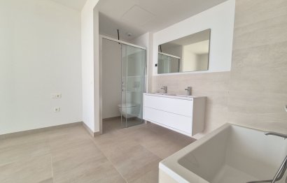 Resale - Apartment - Middle Floor Apartment - Fuengirola - Fuengirola Centro