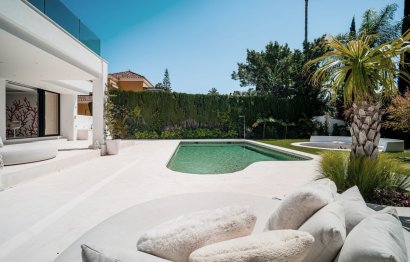 Resale - House - Detached Villa - Marbella - Nueva Andalucia