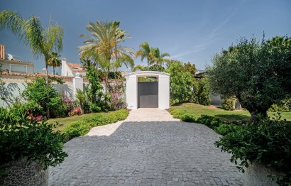 Resale - House - Detached Villa - Marbella - Nueva Andalucia