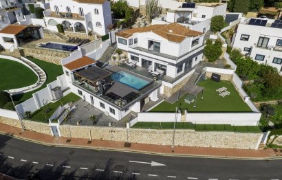 Resale - House - Detached Villa - Benalmádena - Benalmadena Centro