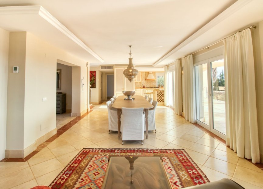 Resale - House - Finca - Cortijo - Estepona - Estepona Centro