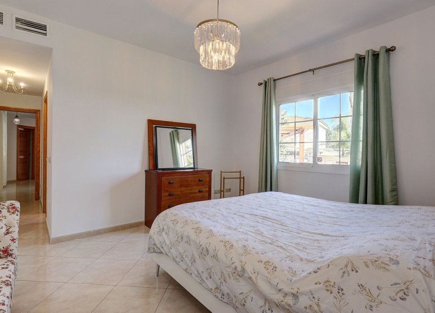 Reventa - House - Detached Villa - Benalmádena - Benalmadena Centro