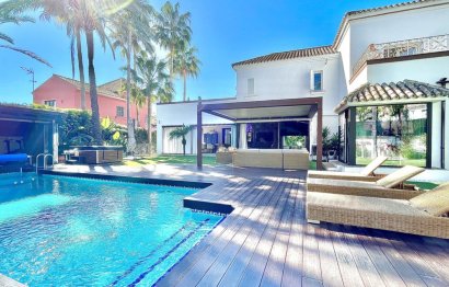 Resale - House - Detached Villa - Marbella - Puerto Banús