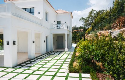 Resale - House - Detached Villa - Marbella - Nueva Andalucia