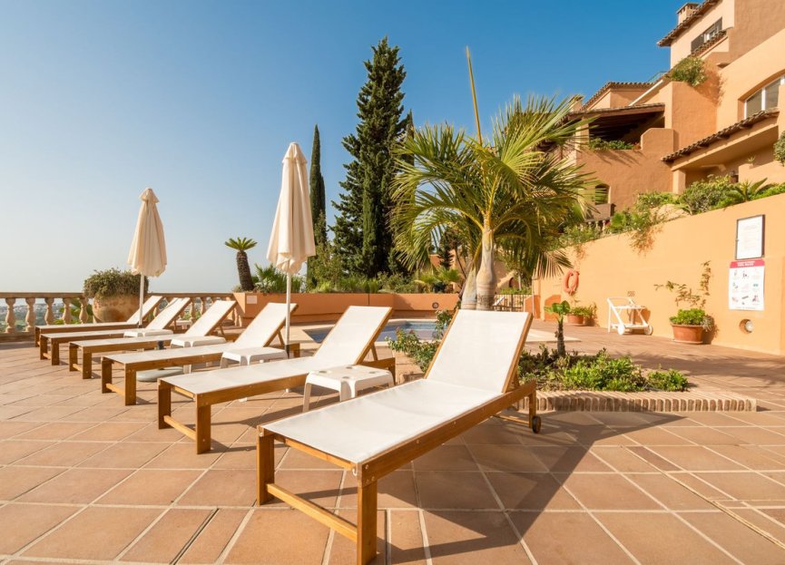 Resale - Apartment - Middle Floor Apartment - Marbella - Nueva Andalucia