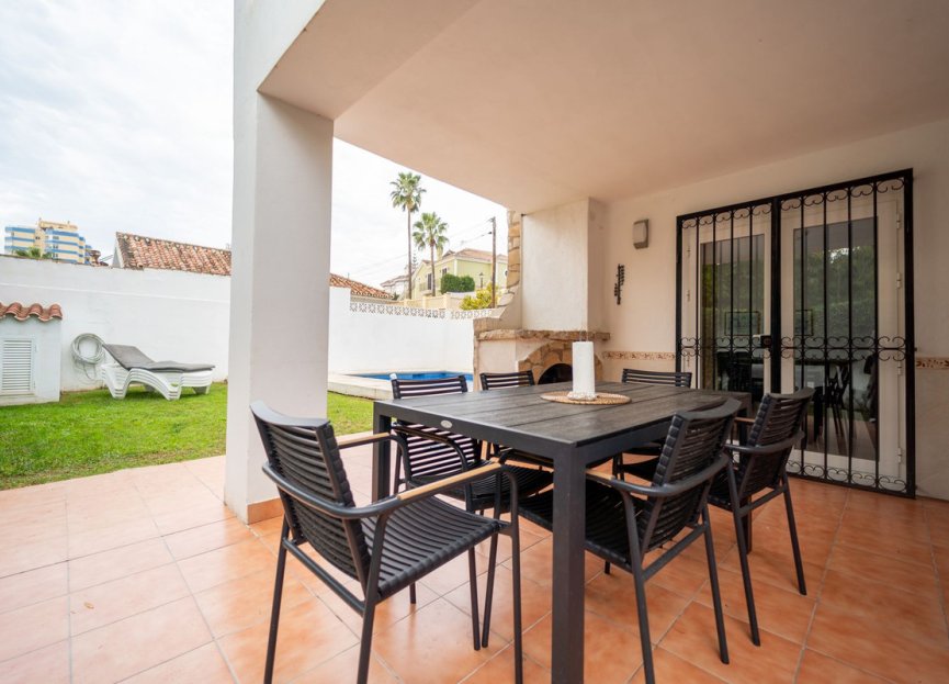 Resale - House - Detached Villa - Fuengirola - Fuengirola Centro