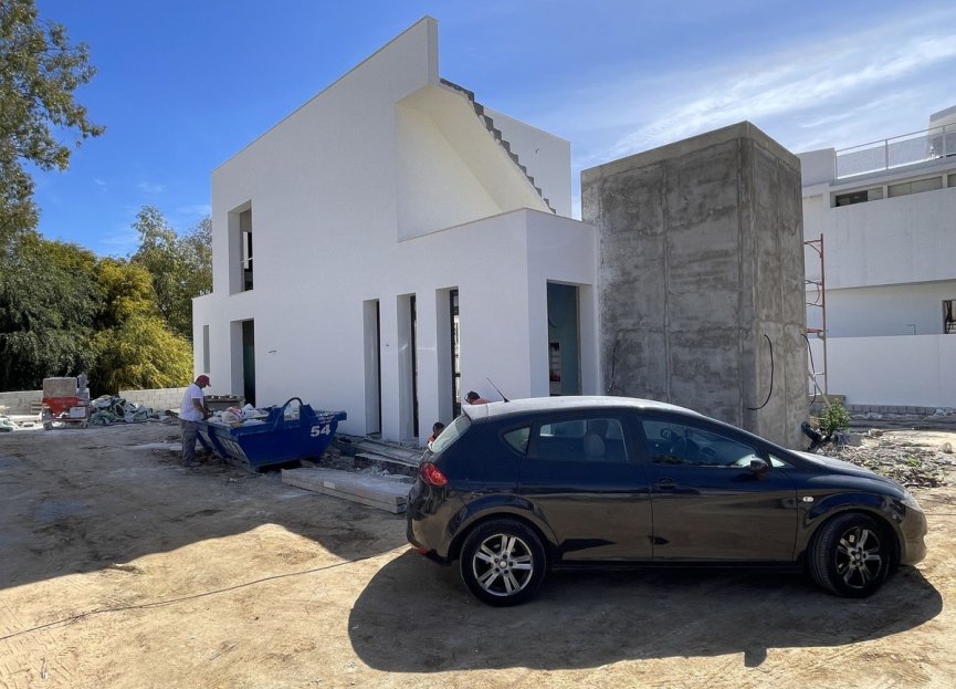 Resale - House - Detached Villa - Estepona - Atalaya