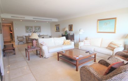 Resale - Apartment - Middle Floor Apartment - Estepona - Costalita