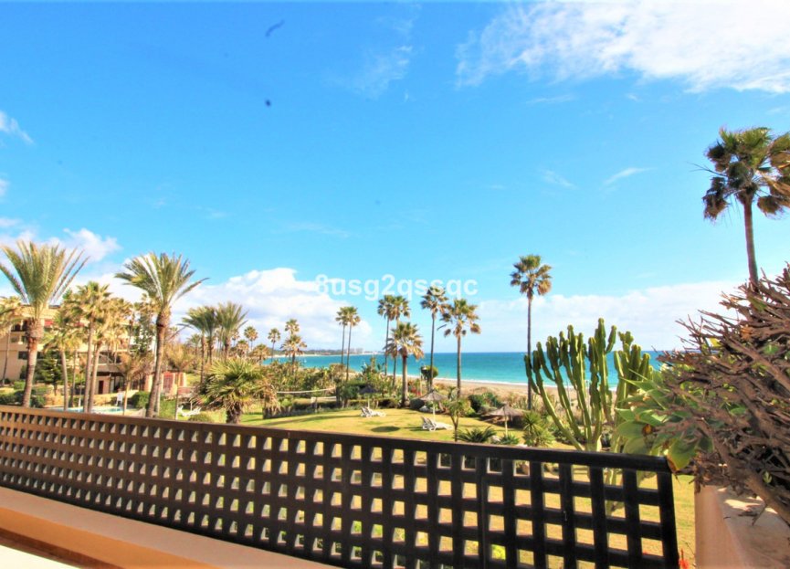 Resale - Apartment - Middle Floor Apartment - Estepona - Costalita