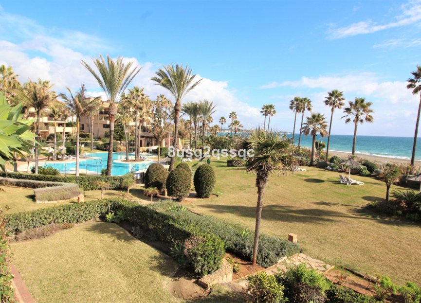 Resale - Apartment - Middle Floor Apartment - Estepona - Costalita