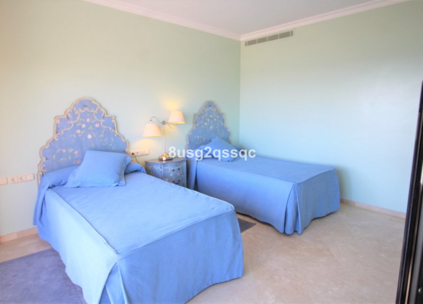 Resale - Apartment - Middle Floor Apartment - Estepona - Costalita