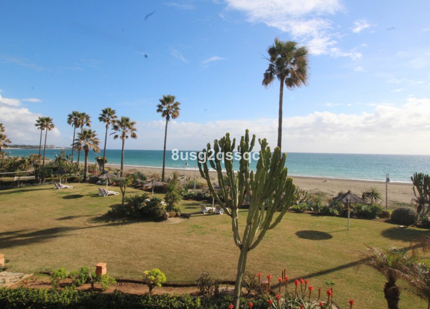 Resale - Apartment - Middle Floor Apartment - Estepona - Costalita