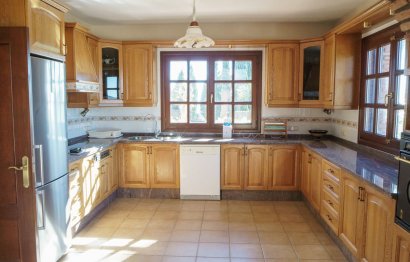 Resale - House - Finca - Cortijo - Estepona - Estepona Centro