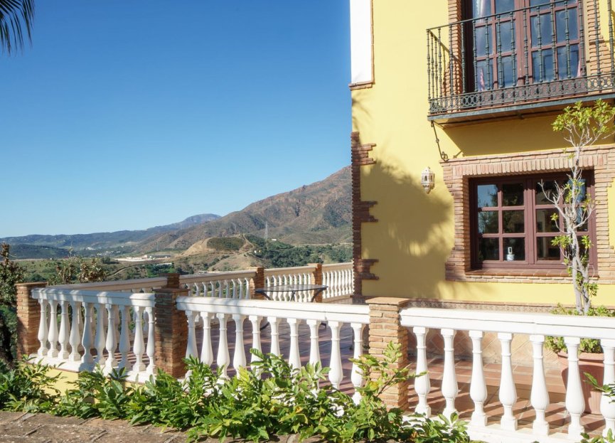 Resale - House - Finca - Cortijo - Estepona - Estepona Centro