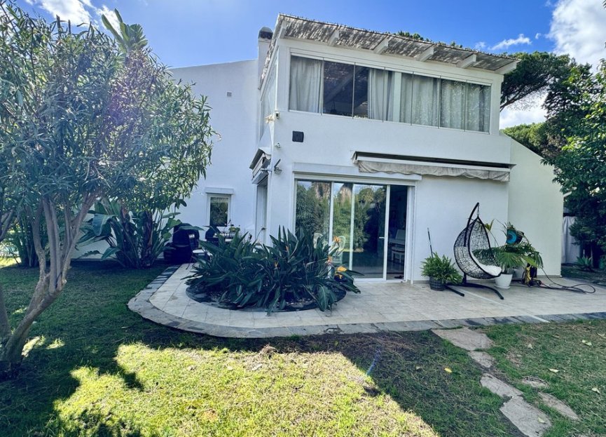 Resale - House - Semi-Detached House - Estepona - Benamara