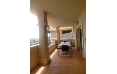 Resale - Apartment - Middle Floor Apartment - Estepona - Bel Air