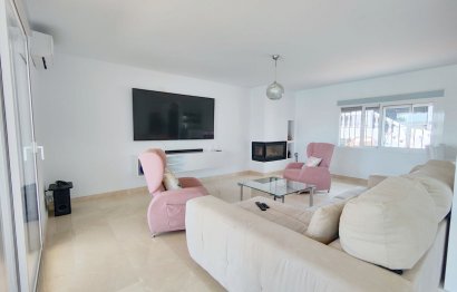 Resale - House - Detached Villa - Estepona - Estepona Centro