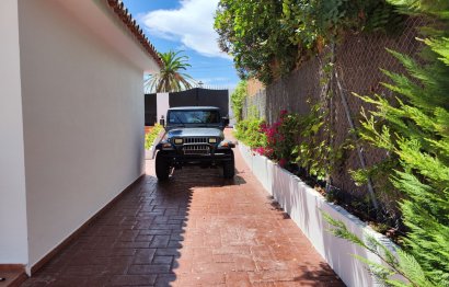 Resale - House - Detached Villa - Estepona - Estepona Centro