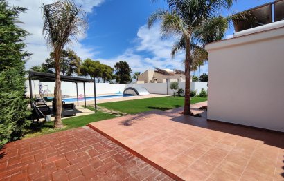 Resale - House - Detached Villa - Estepona - Estepona Centro