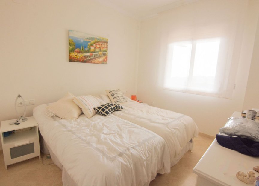 Resale - Apartment - Middle Floor Apartment - Marbella - La Mairena