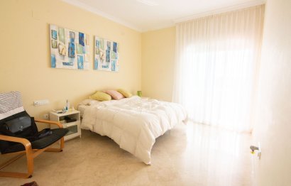 Resale - Apartment - Middle Floor Apartment - Marbella - La Mairena