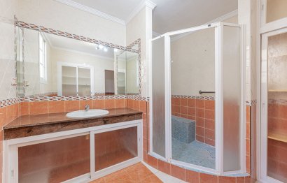 Resale - House - Detached Villa - Estepona - Estepona Centro