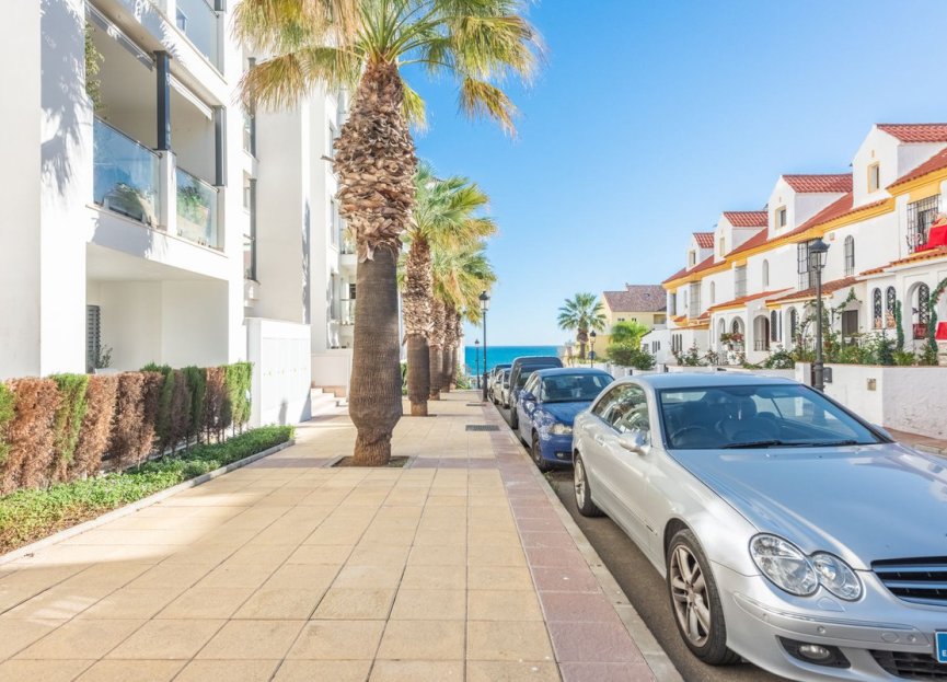 Resale - Apartment - Middle Floor Apartment - Estepona - Estepona Centro