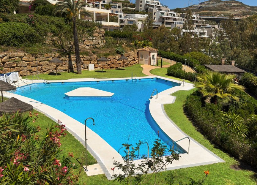 Resale - Apartment - Ground Floor Apartment - Marbella - Nueva Andalucia