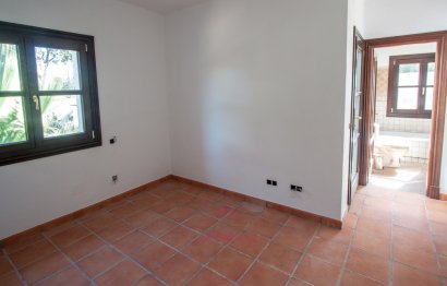 Resale - House - Finca - Cortijo - Casares - Casares Centro