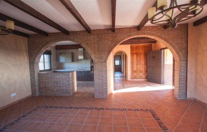 Resale - House - Finca - Cortijo - Estepona - Estepona Centro