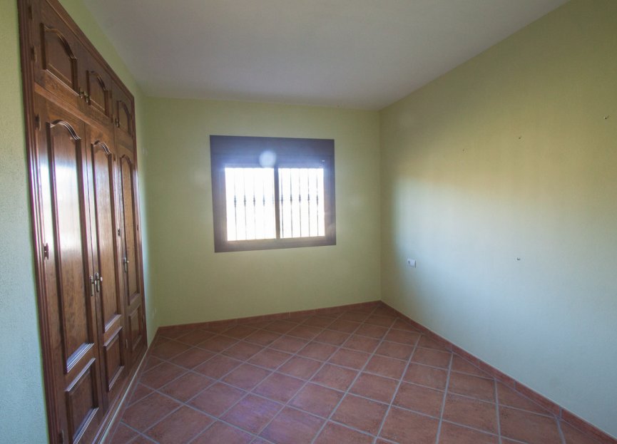 Resale - House - Finca - Cortijo - Estepona - Estepona Centro