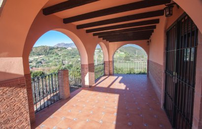 Resale - House - Finca - Cortijo - Estepona - Estepona Centro