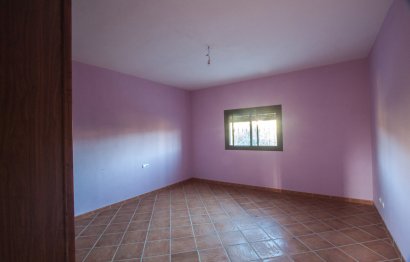 Resale - House - Finca - Cortijo - Estepona - Estepona Centro