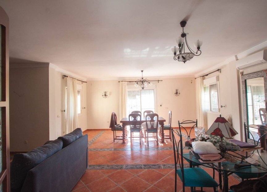 Resale - House - Finca - Cortijo - Estepona - Estepona Centro