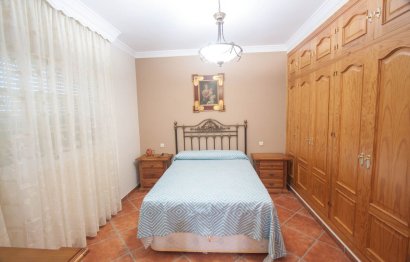 Resale - House - Finca - Cortijo - Estepona - Estepona Centro